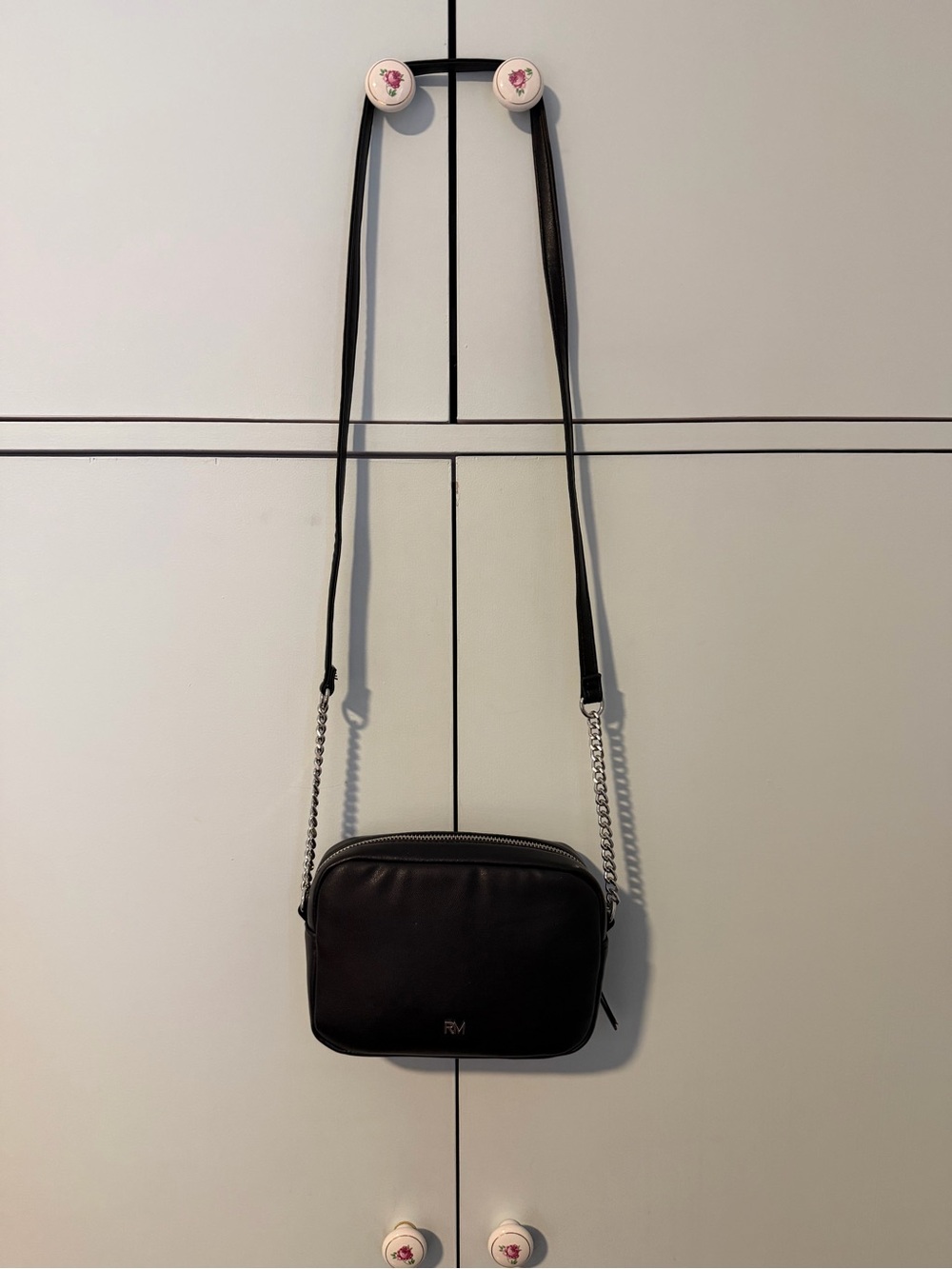 Minimalist Black Crossbody Camera Bag with Chain Strap
